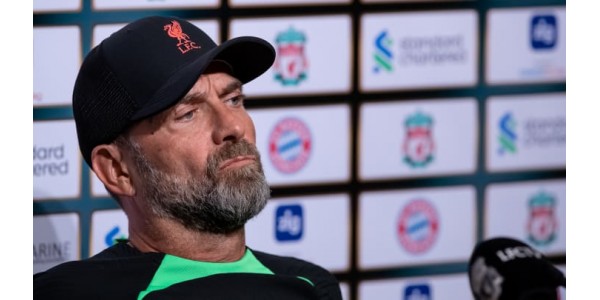 Jürgen Klopp taquine le FC Bayern München pour avoir retardé la capacité de Sadio Mané Jürgen Klopp taquine le FC Bayern München pour avoir retardé la capacité de Sadio Mané